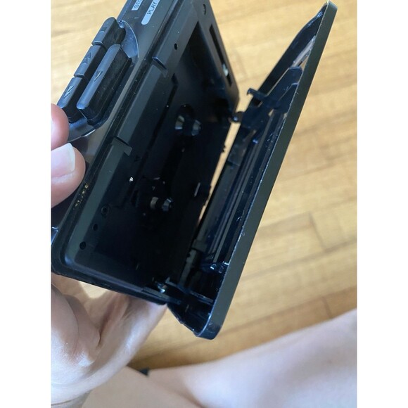 Sony Walkman WM-F2015 FM/AM Cassette Player Radio Parts Or Repair Not Tested - Picture 8 of 8